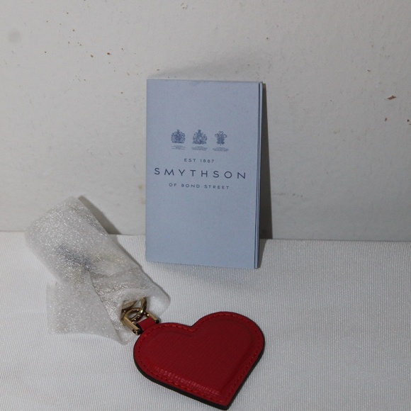 Smythson Red Panama Heart Keyring. - Picture 4 of 6